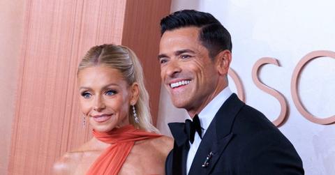 Photo of Kelly Ripa and Mark Consuelos