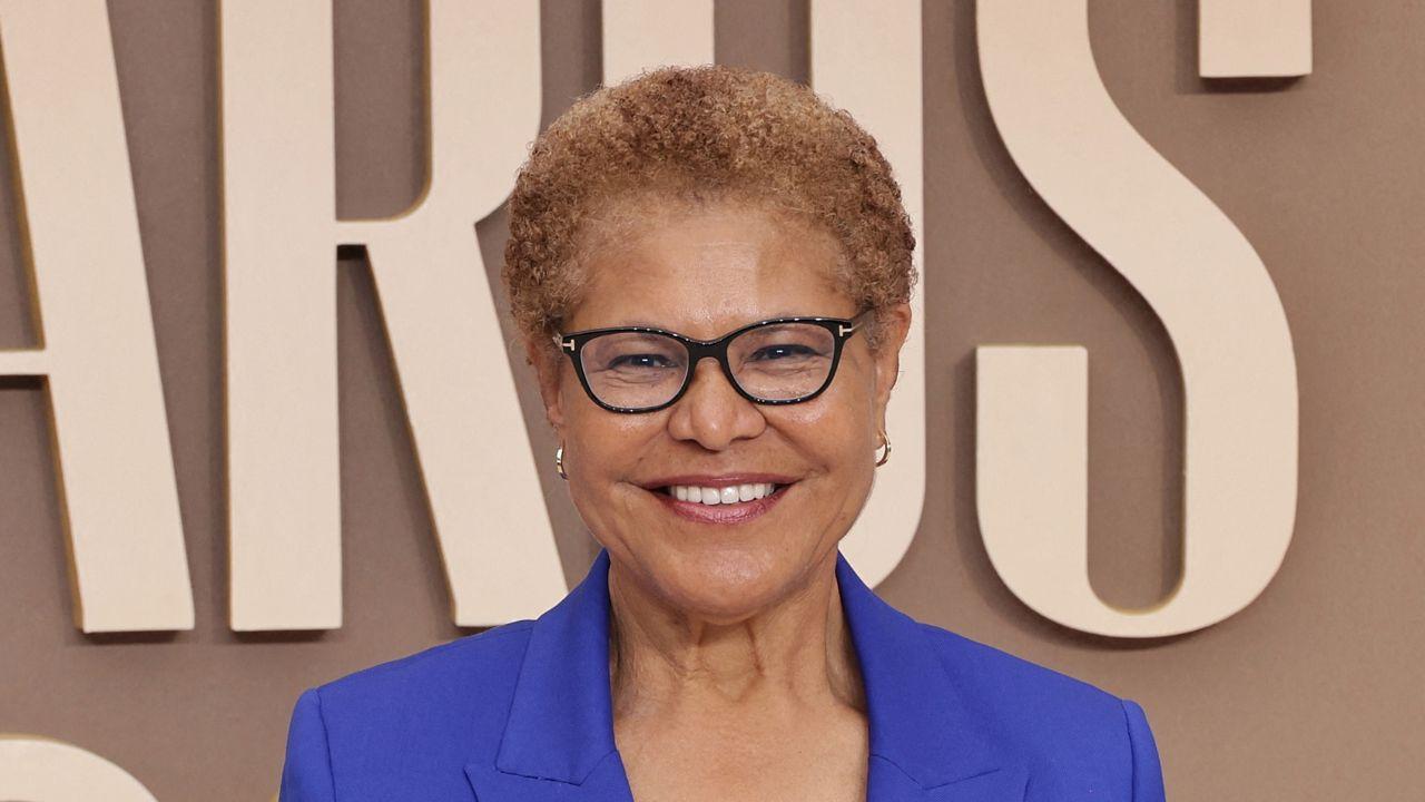 picture of Karen Bass.
