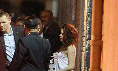 //inf_kristen_stewart_leaves_