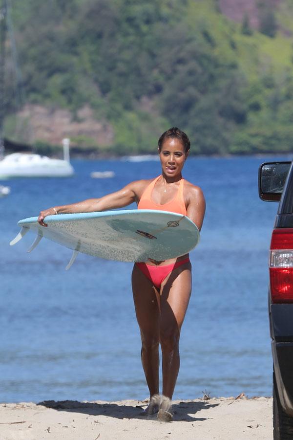 //jada pinkett smith bikini hawaii will smith divorce reports