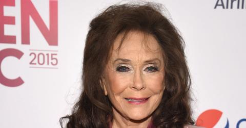 Loretta Lynn – Country Music Legend Out of Hospital, On To Rehab