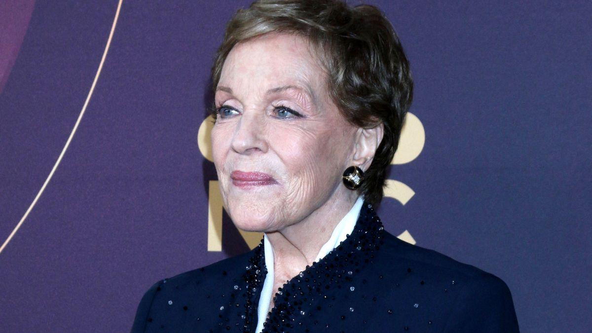 Photo of Julie Andrews