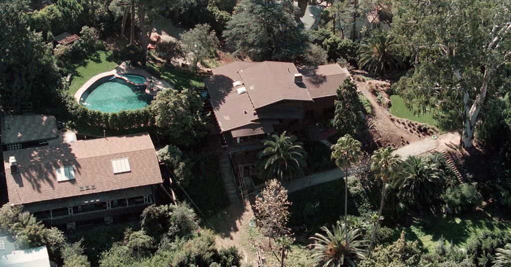 Brad Pitt Sells Hollywood Home He Shared With Angelina Jolie For 39   Brad Pitt Sells Hollywood Home Angelina Jolie 1 1680044508482 