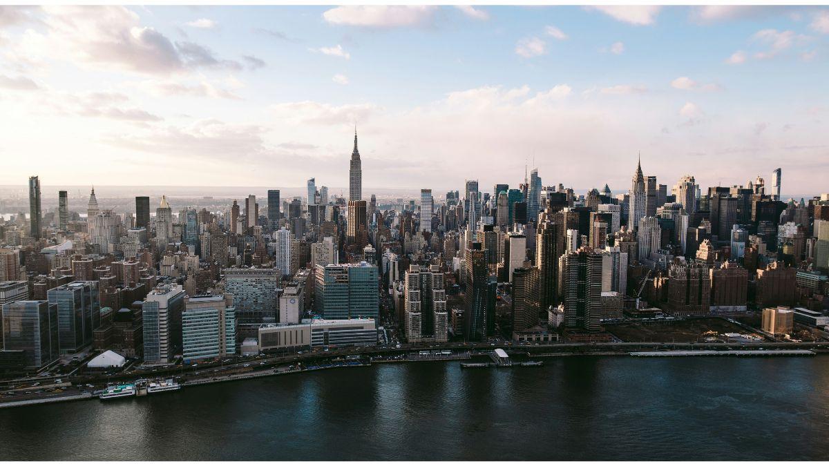 image of This comes after another recent plane crash in the East River.