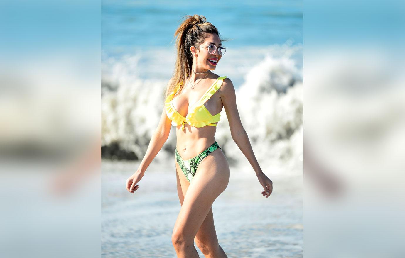 Farrah Abraham Wears Glasses, Yellow & Green Bikini At Beach