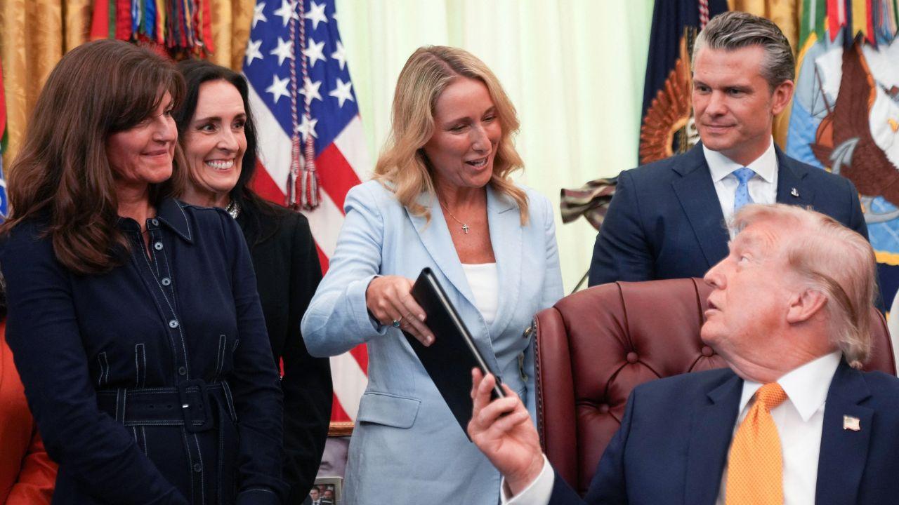 Image Of Jennifer Hegseth With President Donald Trump