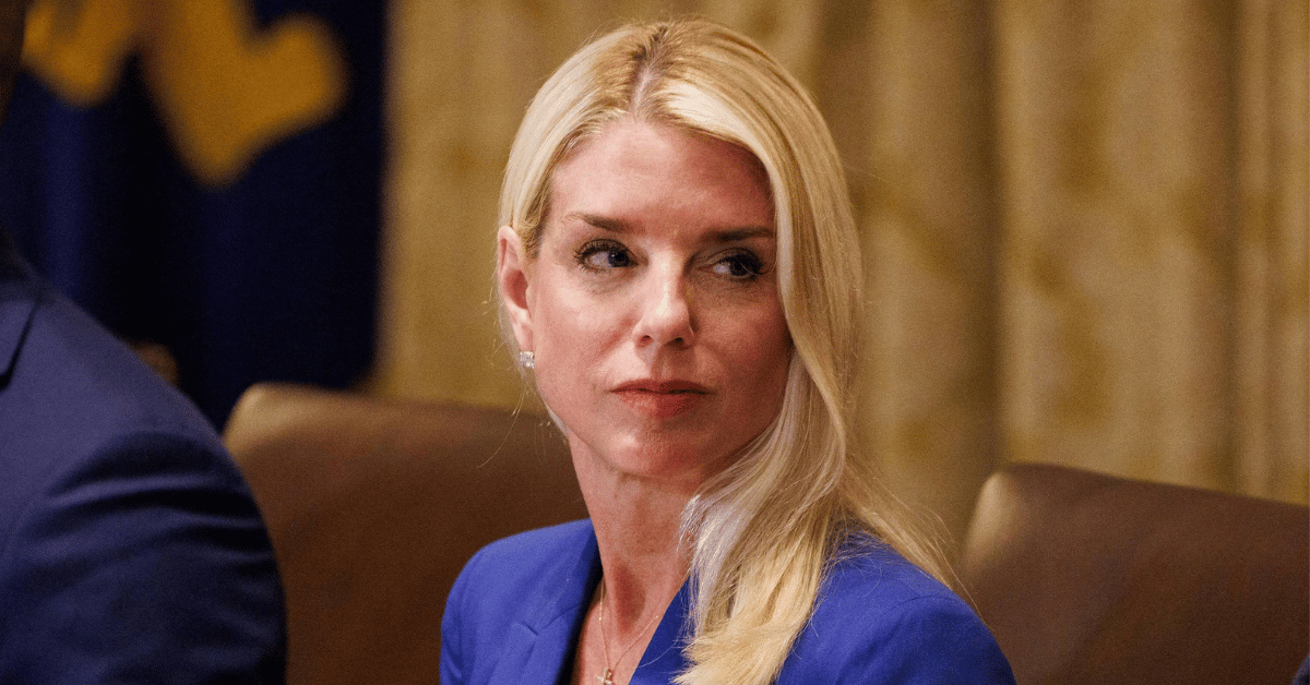 Photo of Pam Bondi