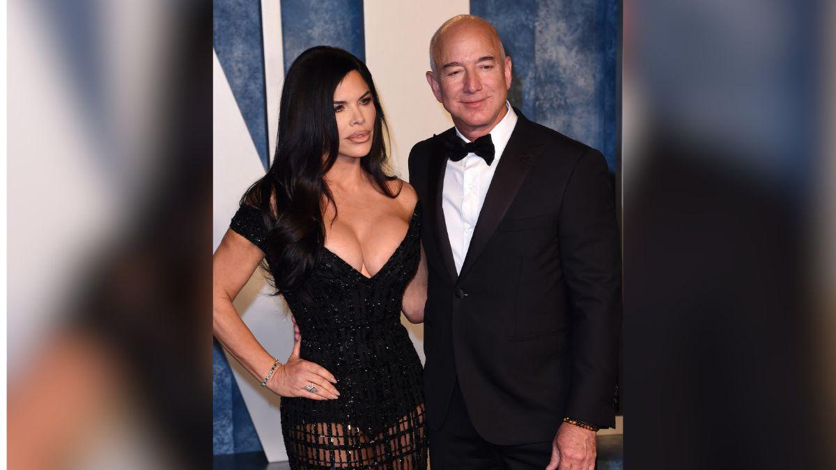 Photo of Lauren Sanchez and Jeff Bezos