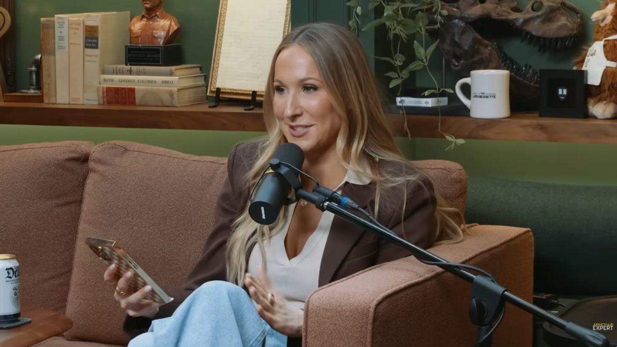 Photo of Nikki Glazer