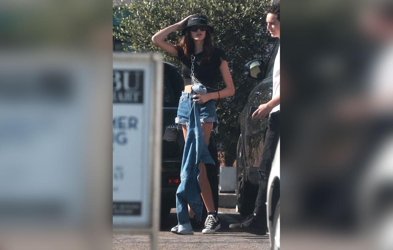 Kaia Gerber Scary Skinny Legs Walking In Denim