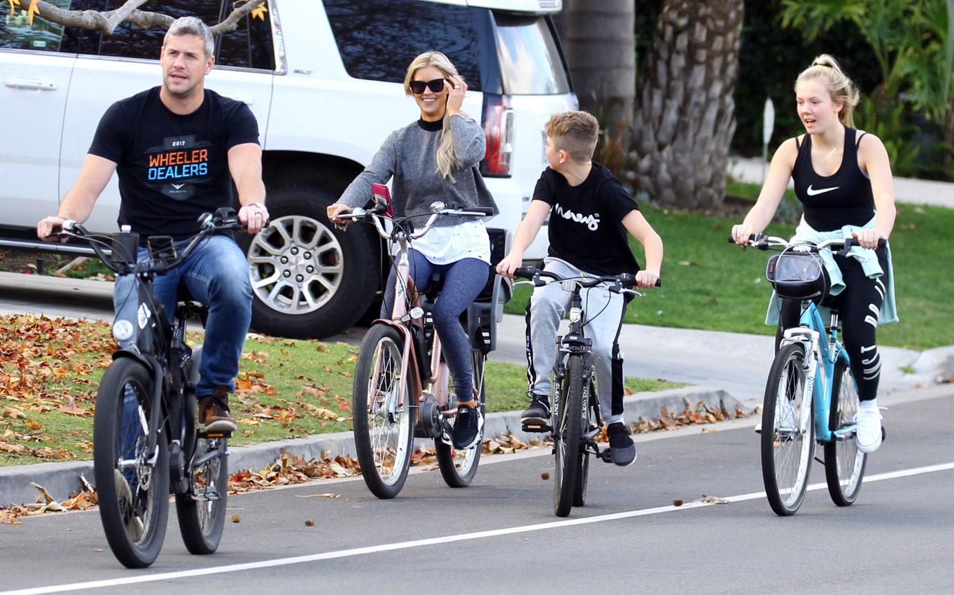 ‘Flip or Flop’ star Christina El Moussa rides bikes on Christmas with new husband Ant.