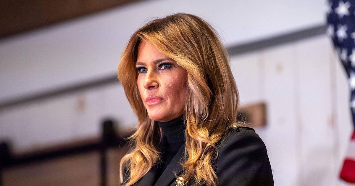 Melania Missing From Trump Family Christmas Card Due to Her Helping ...