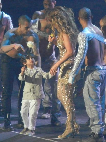 //jennifer lopez casper smart kids on stage