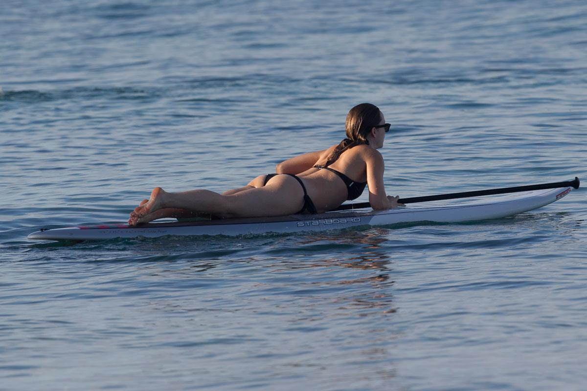 Olivia Wilde Bikini Wedgie Hawaii