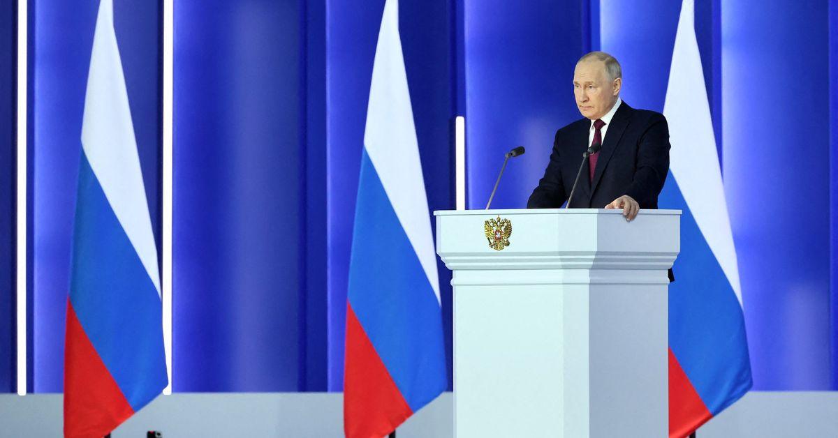 vladimir putin humiliated step down office annual press conference