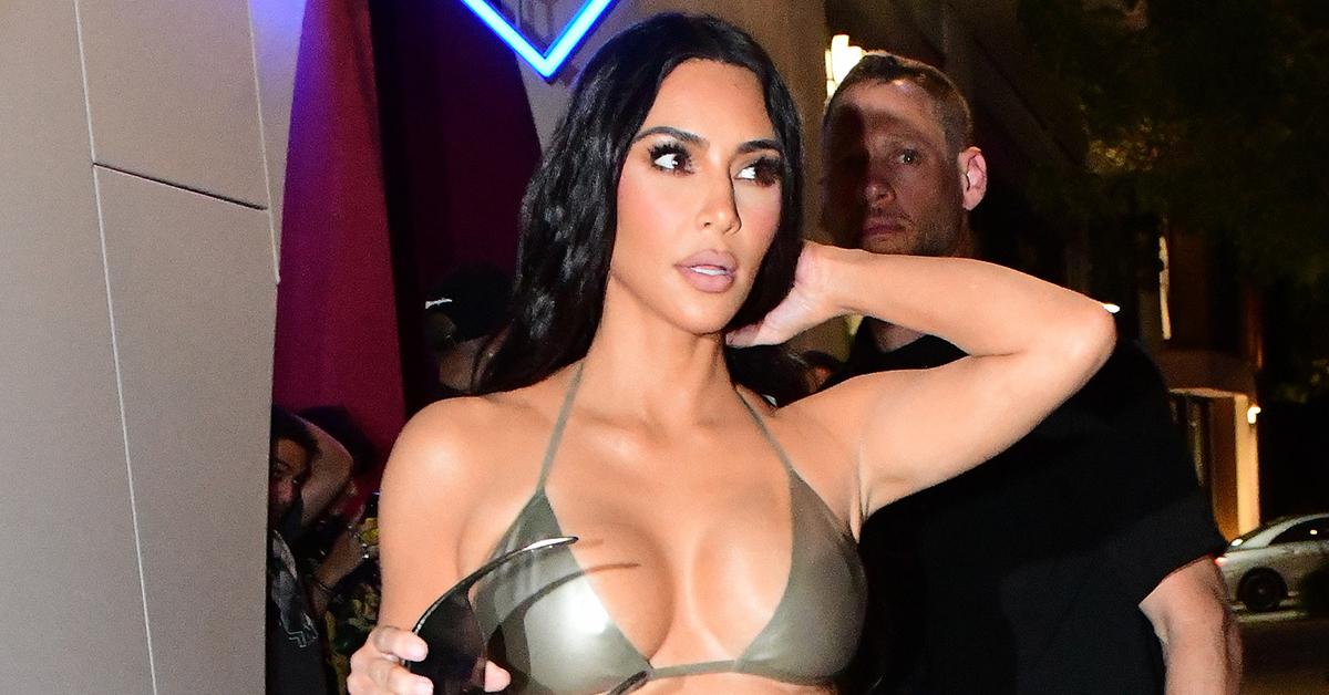 kim kardashian no belly button waist photoshop