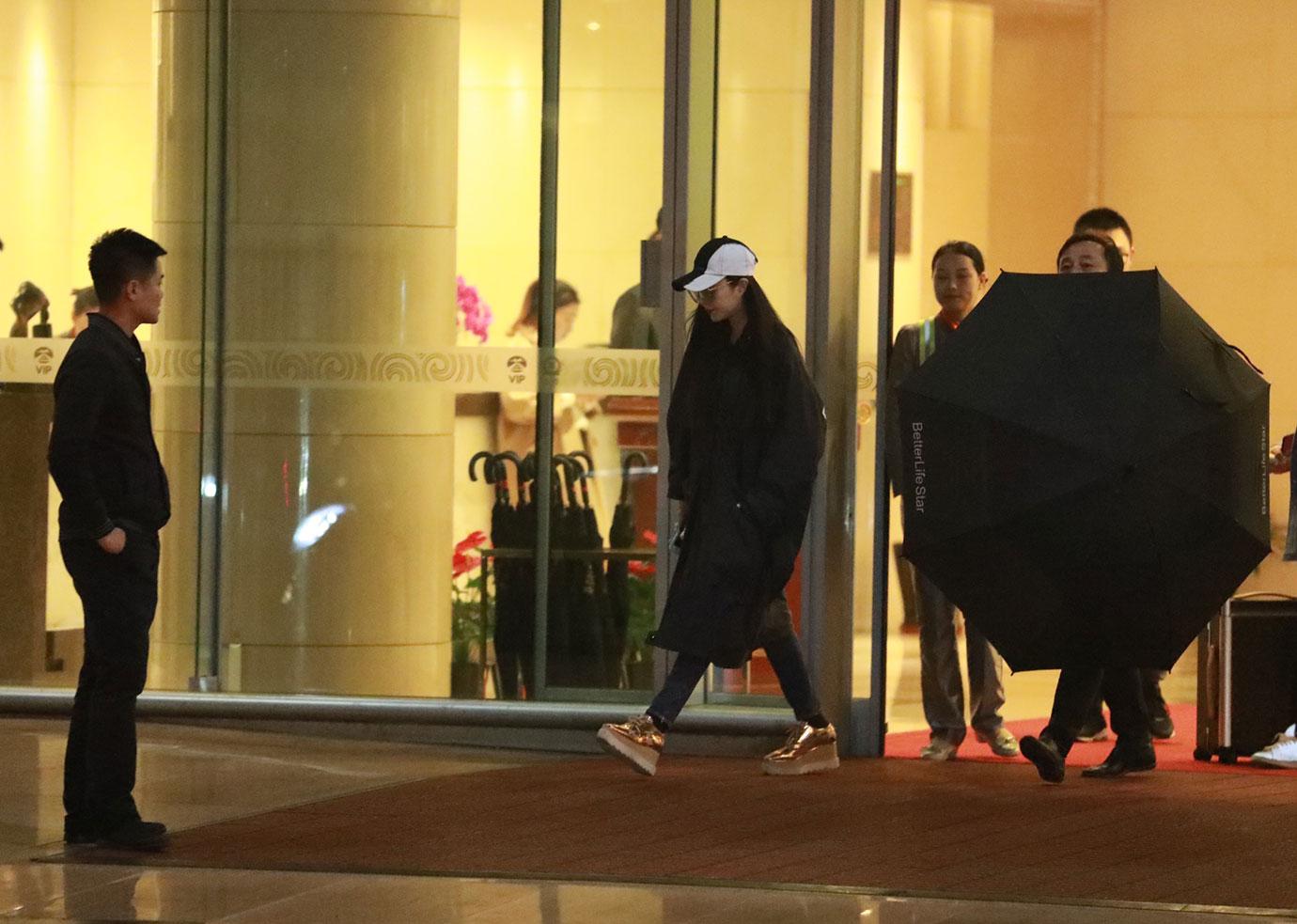 Fan Bingbing Post First Photos Of Her Movie Star Face After Secret