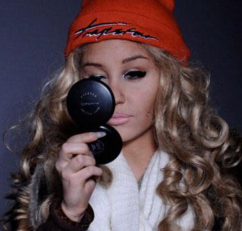 Amanda Bynes Shows Off Shocking New Look