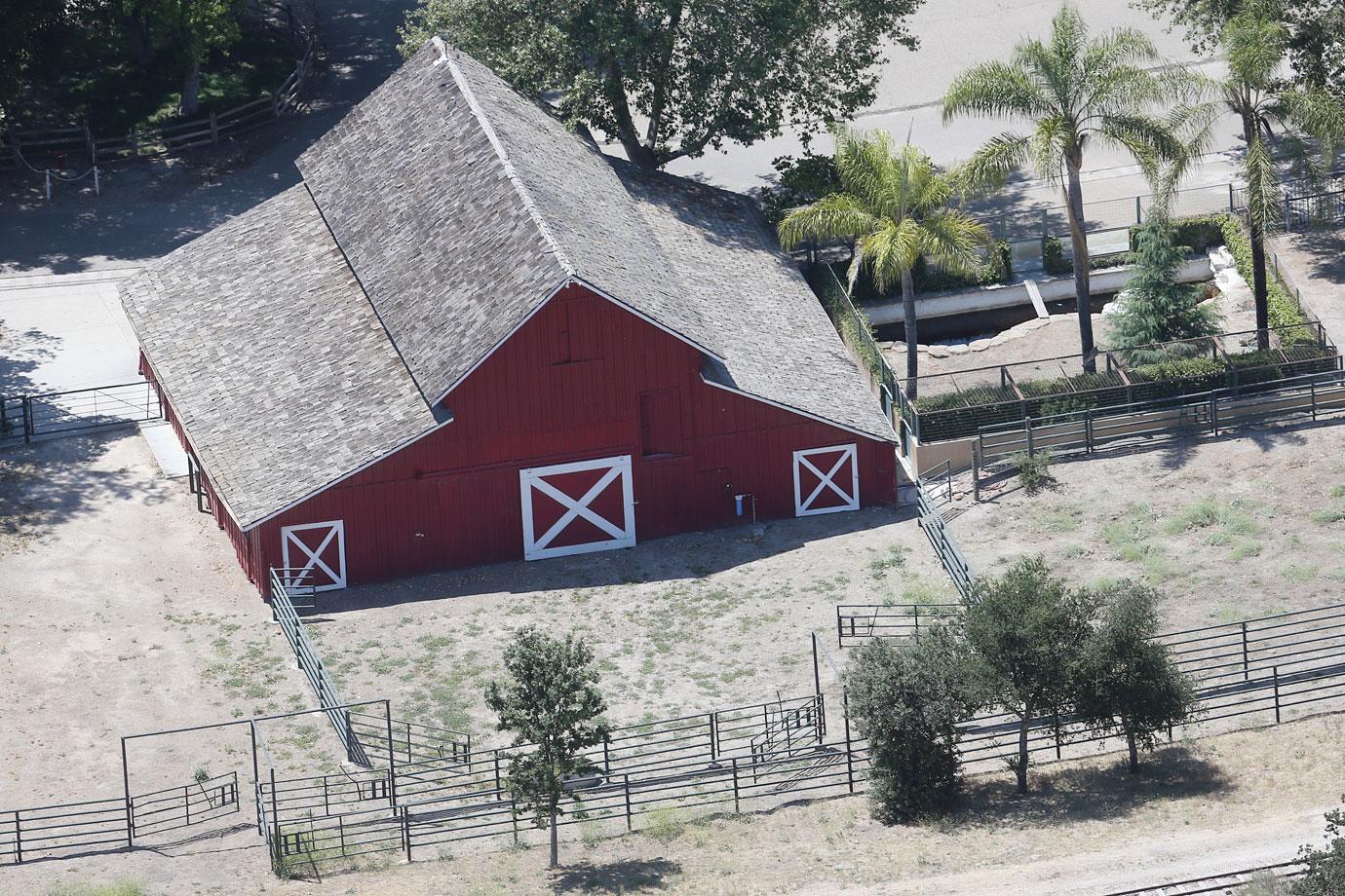 //paris prince blanket abandon neverland ranch