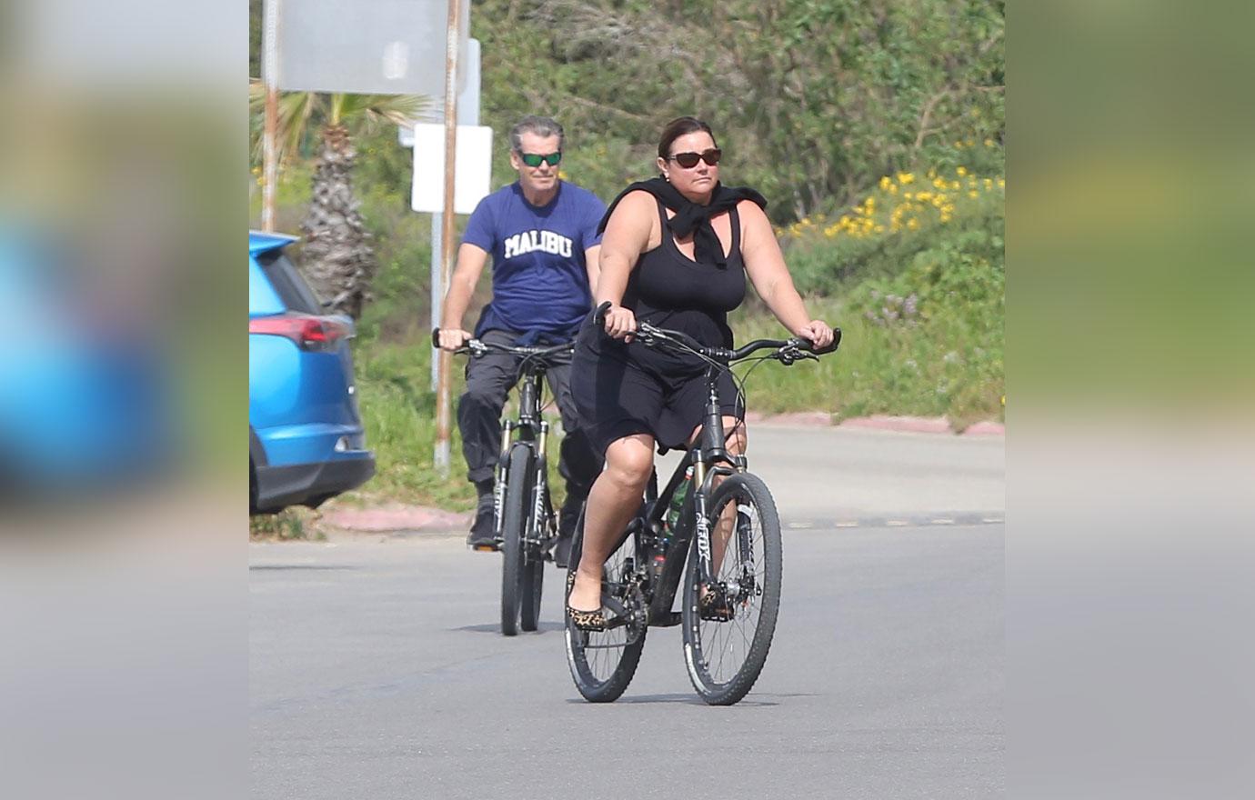 //pierce brosnan keely shaye smith marriage bike ride malibu