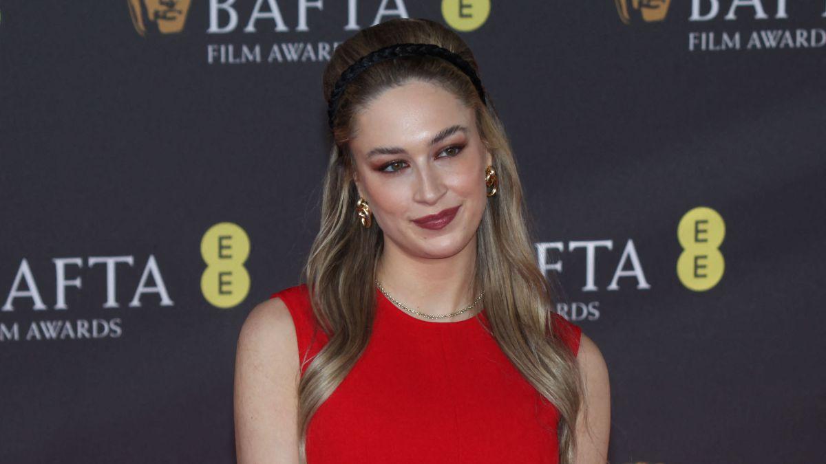 Elsie Hewitt implied she was financially supporting her daughter on her own after the breakup.