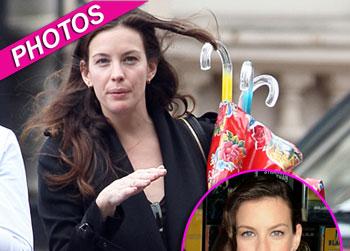 //liv tyler no makeup splash