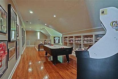 Steve McNair’s House Re-Listed Three Years After NFL Star’s Murder