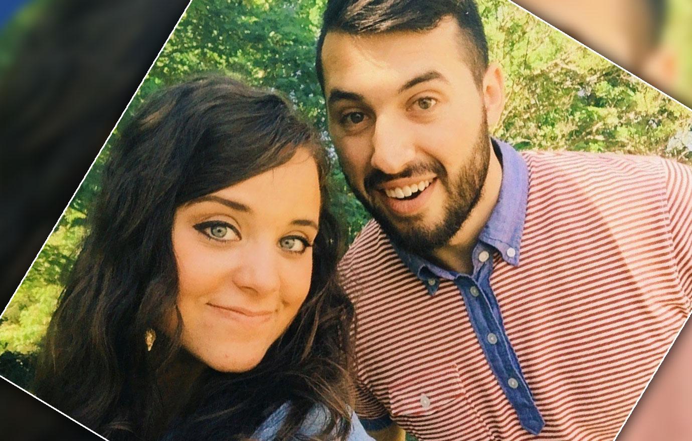 Duggars Wearing Tight Outfits: Jeans, Leggings, More Photos