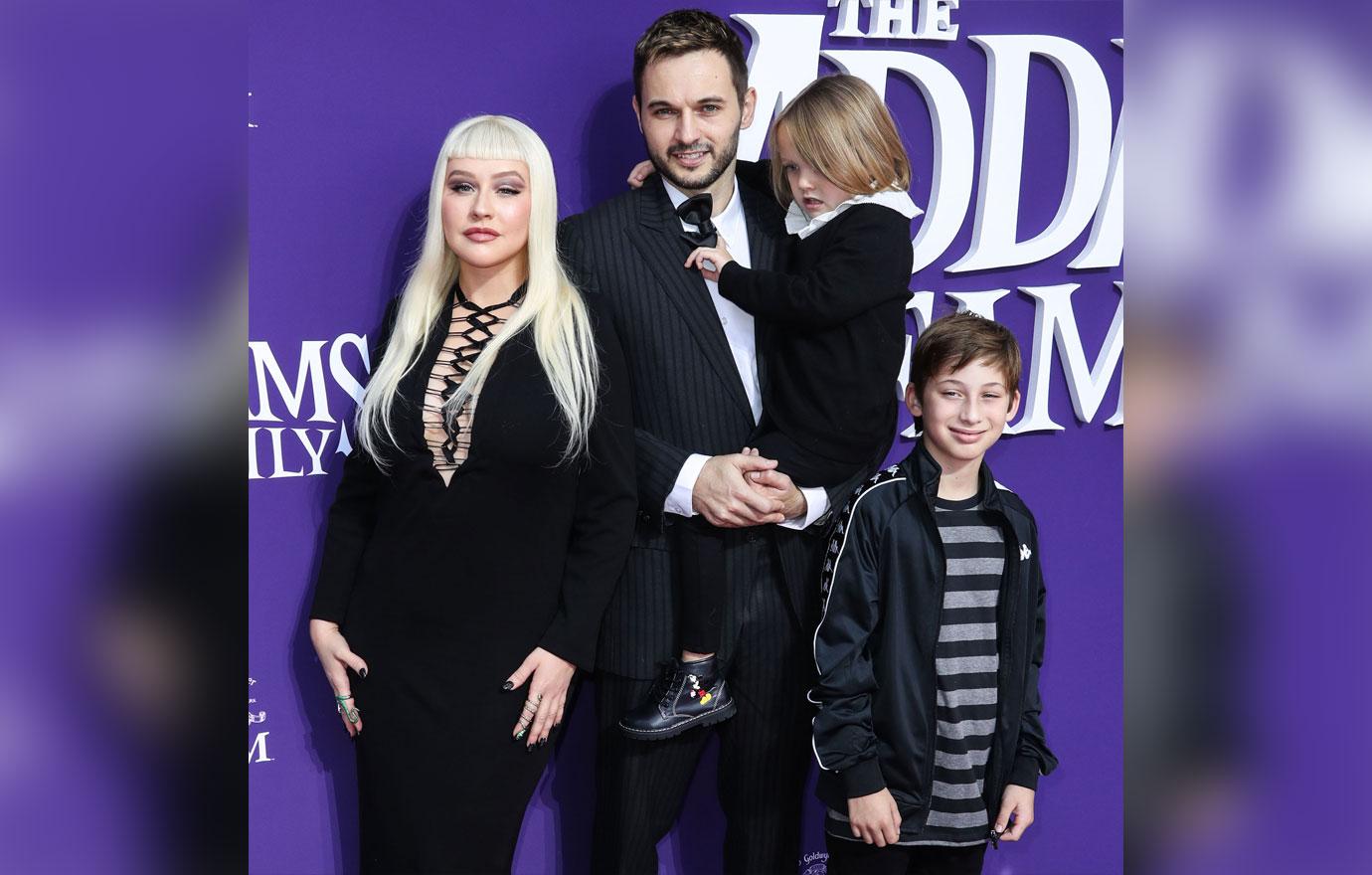 Christina Aguilera Is Unrecognizable With Boyfriend & Kids