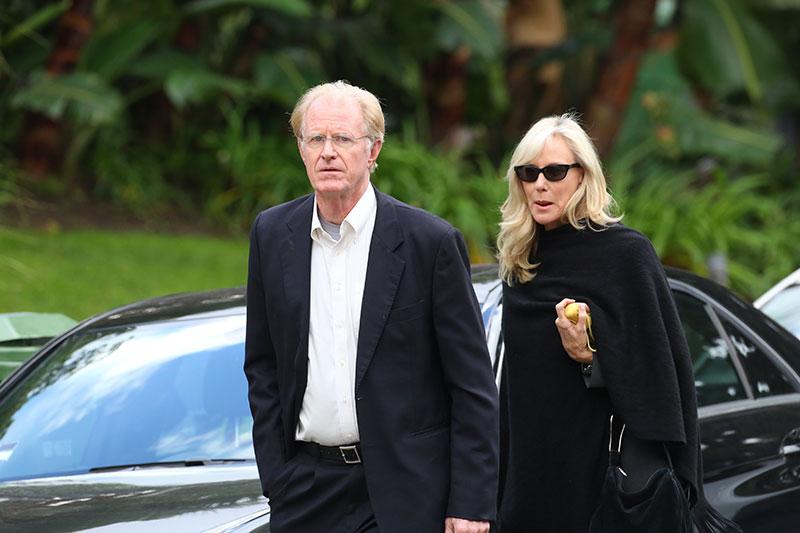 carrie fisher debbie reynolds funeral memorial celebrity arrivals