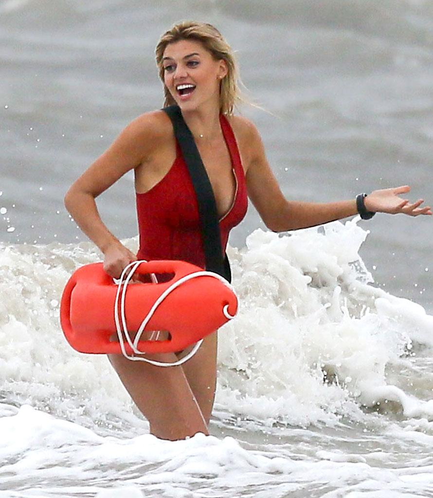 //baywatch shirtless zac efron kelly rohrbach bikini cleavage