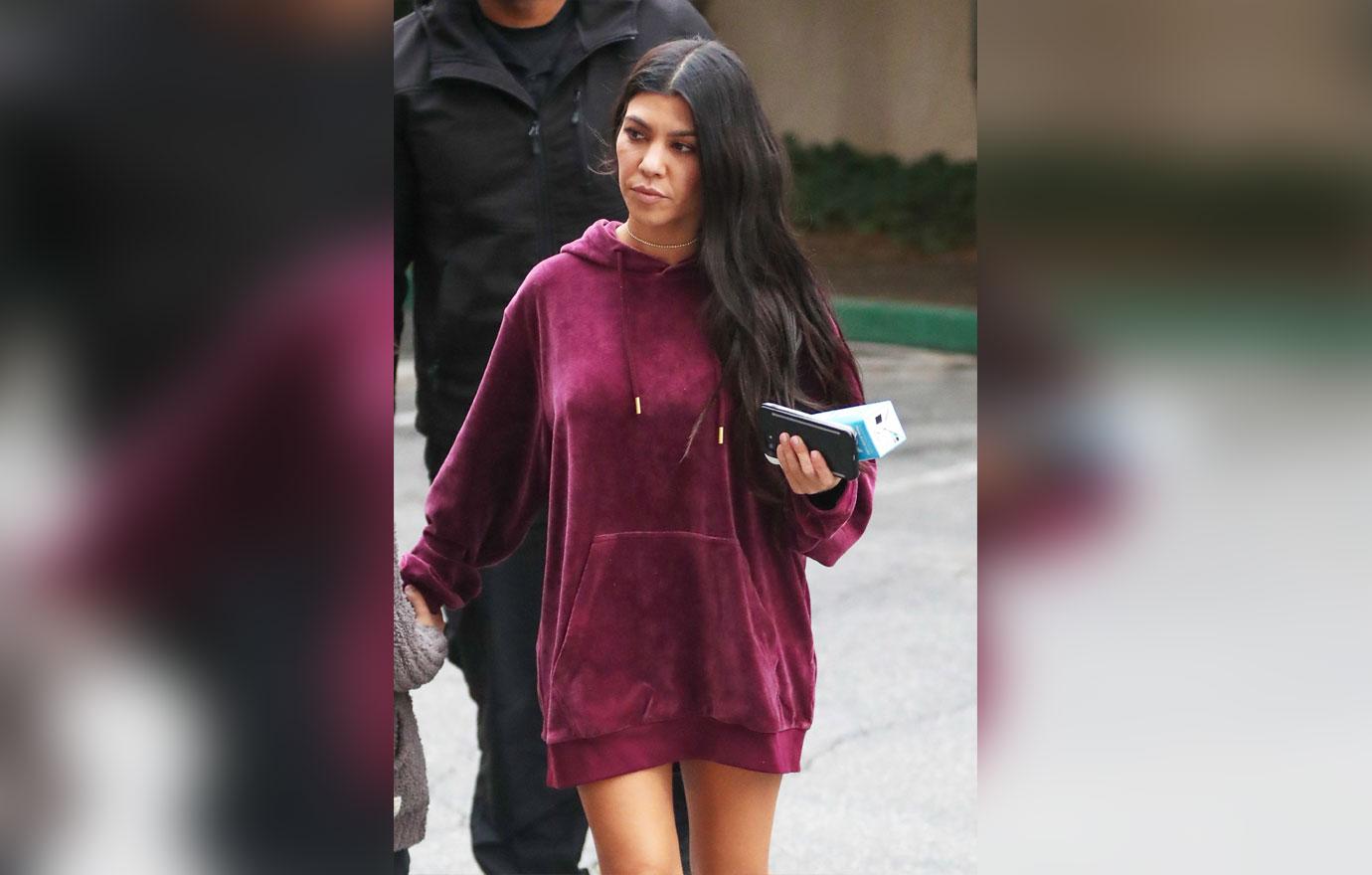 Kourtney Kardashian | Kardashian outfit, Kardashian style 
