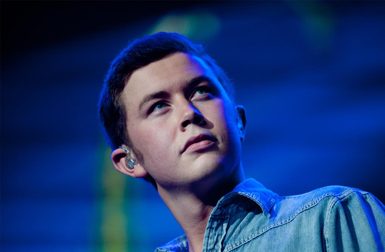 Scotty McCreery Cited For Having Gun At Airport(02)