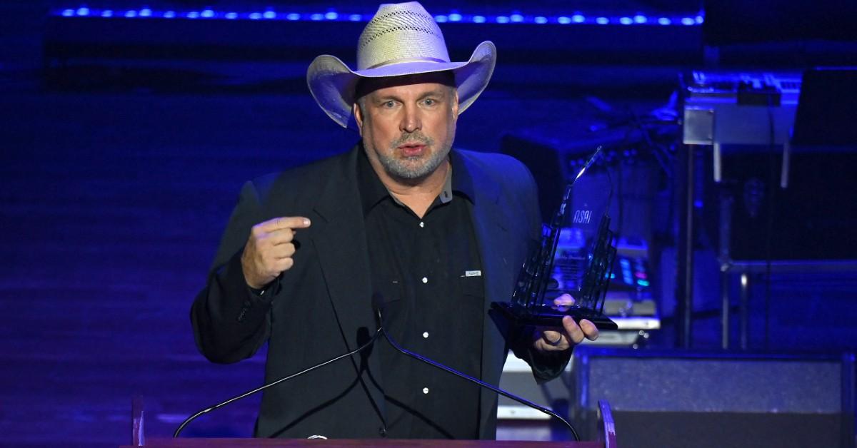 garth brooks lives like broke m fortune no vacation cars