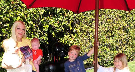 //tori spelling _with_family liam birthday crocs