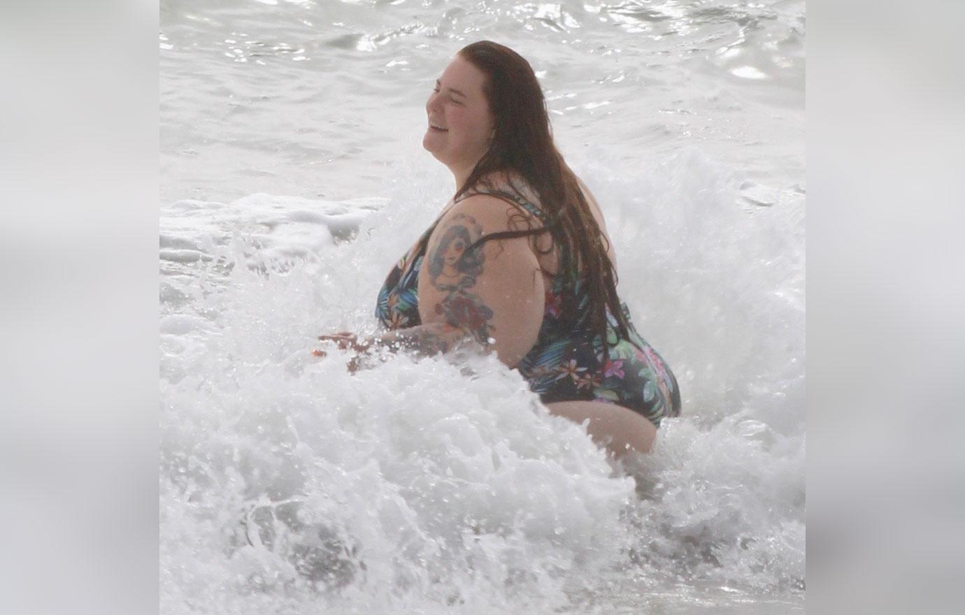 Tess Holliday spends the day at Malibu beach in a one piece bikini.