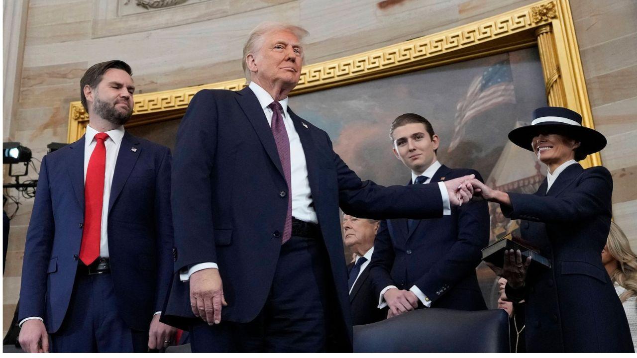A photo of JD Vance, Donald Trump, Barron Trump, and Melania Trump