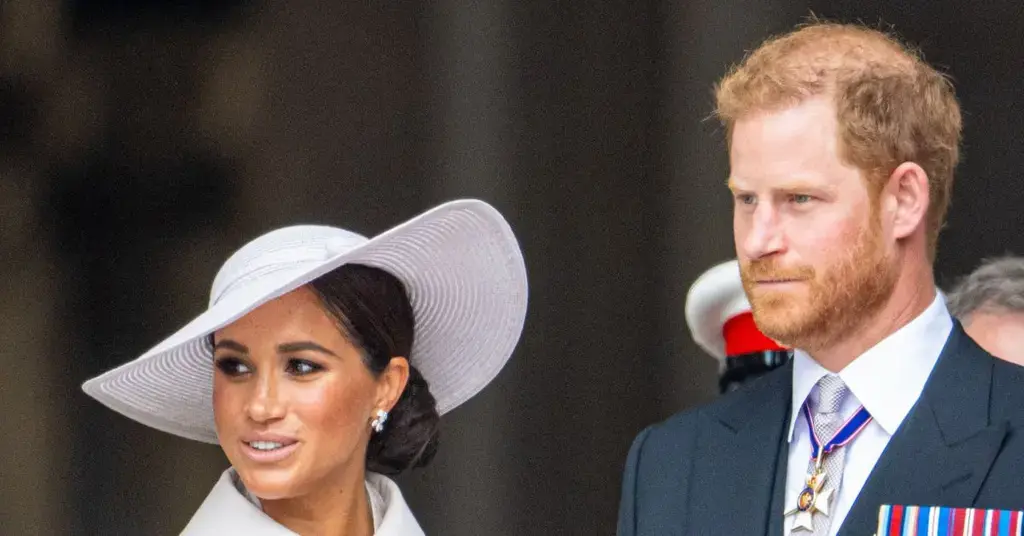 meghan markle husband prince harry dumped royal family closest friends