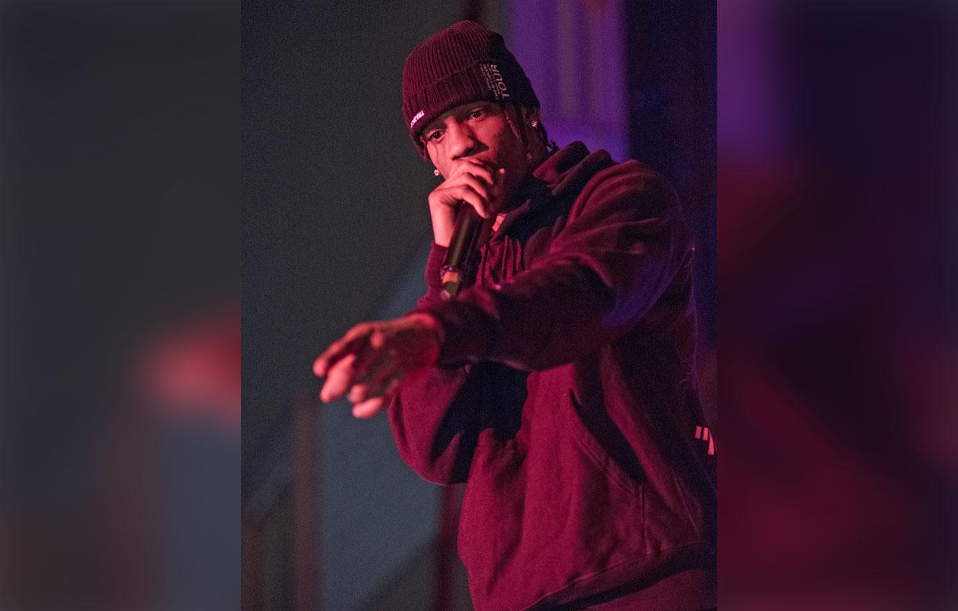 travis scott security guards astroworld  hour not been paid following deaths