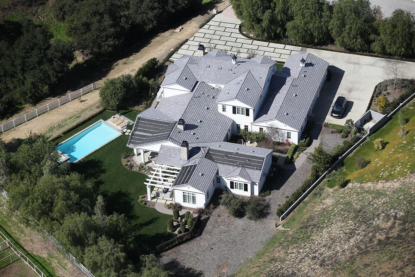 //kendall jenner kylie jenner new homes feud