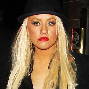Christina Aguilera Willing To Reconcile With Dad: 'We Can Do Lunch'