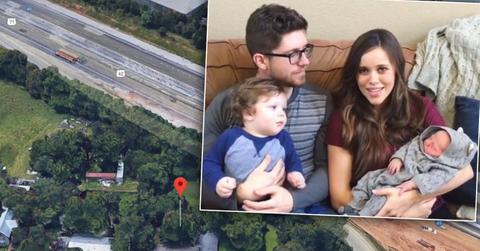 //jessa duggar ben seewald home near dangerous highway photos pp