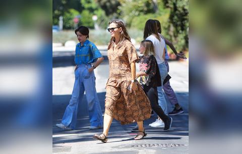 jen garner kids mom duty photos ben affleck j lo met gala mask kiss r