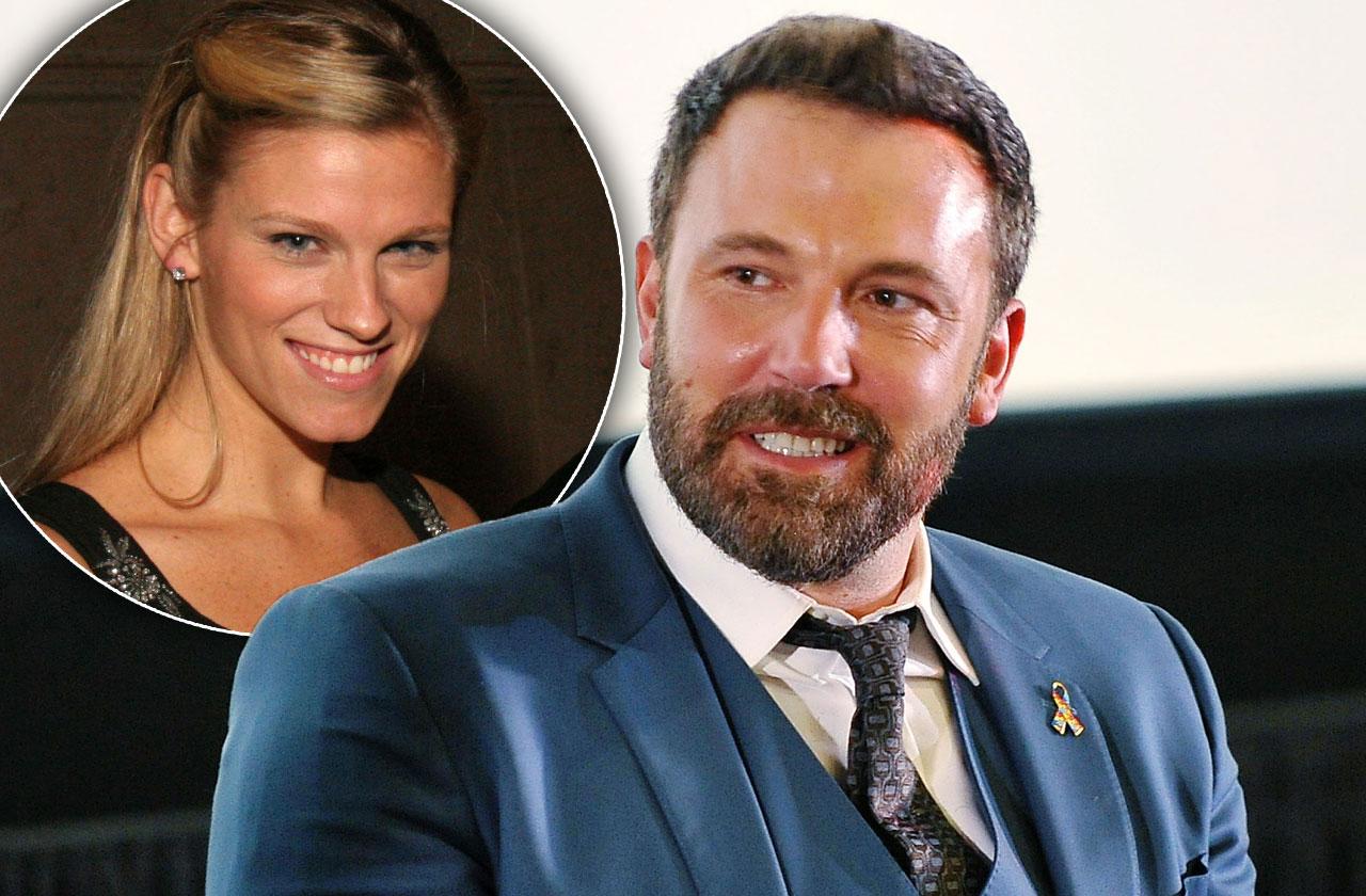 ben Affleck dating snl Lindsay shookus