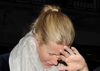 //gwyneth paltrow cries depression wenn