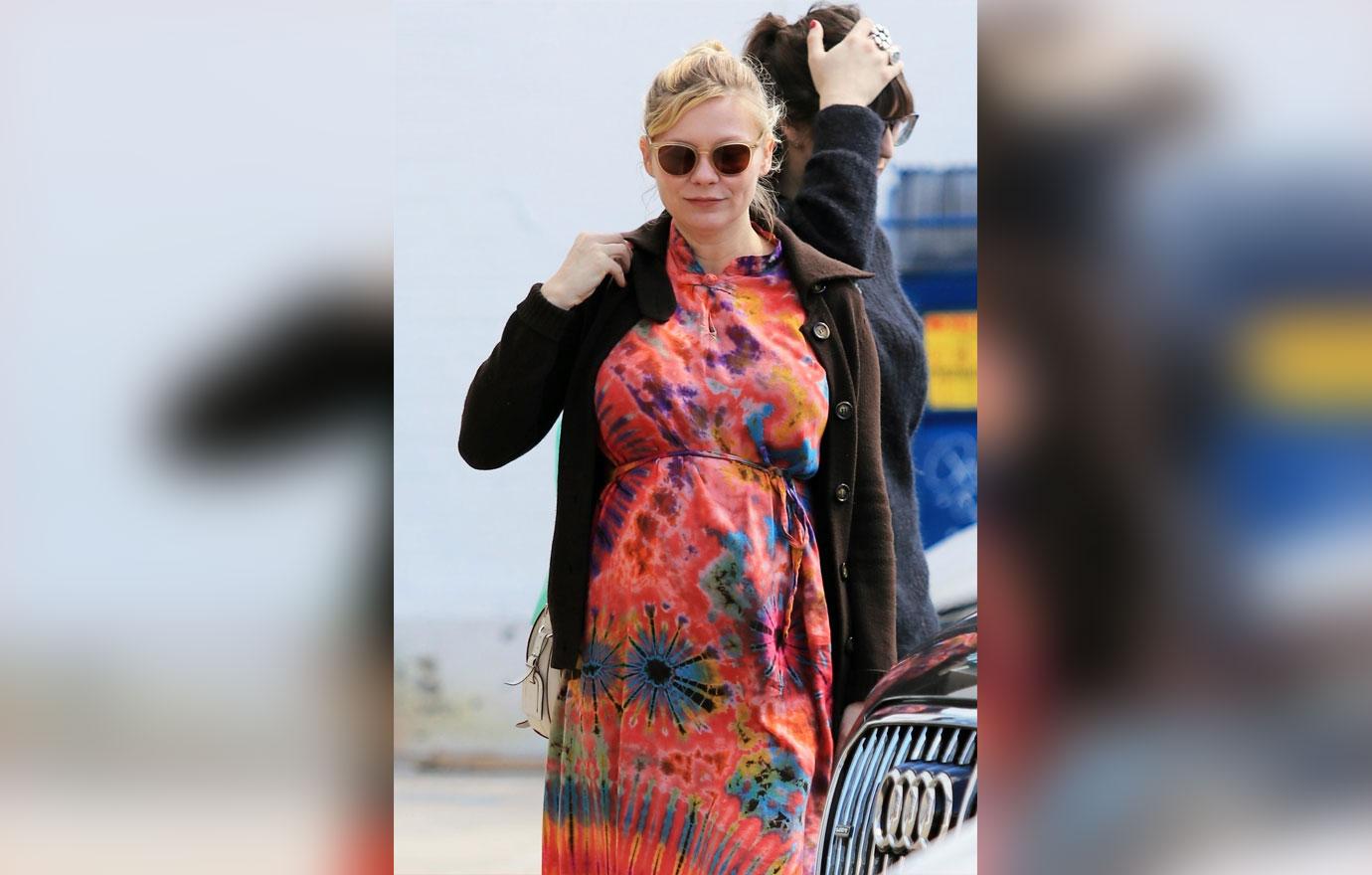 Kirsten Dunst Displays Baby Bump