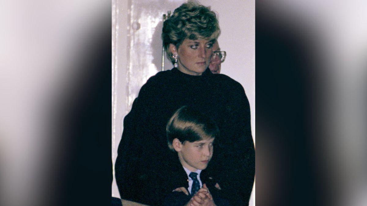 Photo of Prince William and Princess Diana