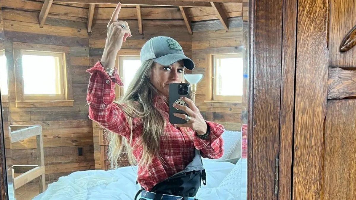 Photo of Nicole Curtis