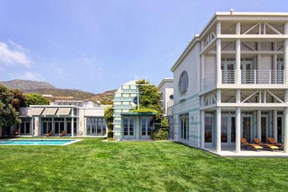 //larry ellison malibu mansion