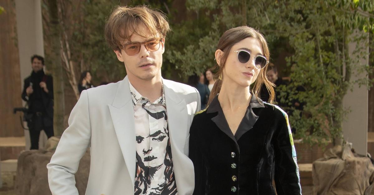 Stranger Things Star Charlie Heaton Fuels Natalia Dyer Split Rumors